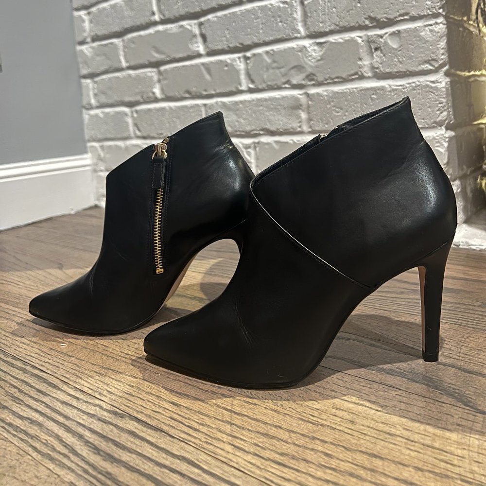 Reiss Pointed Toe Leather Ankle Heel Boots Gold Tone Side Zipper Size 38 Black